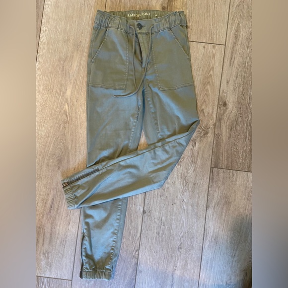 American Eagle - Picture 1 of 2